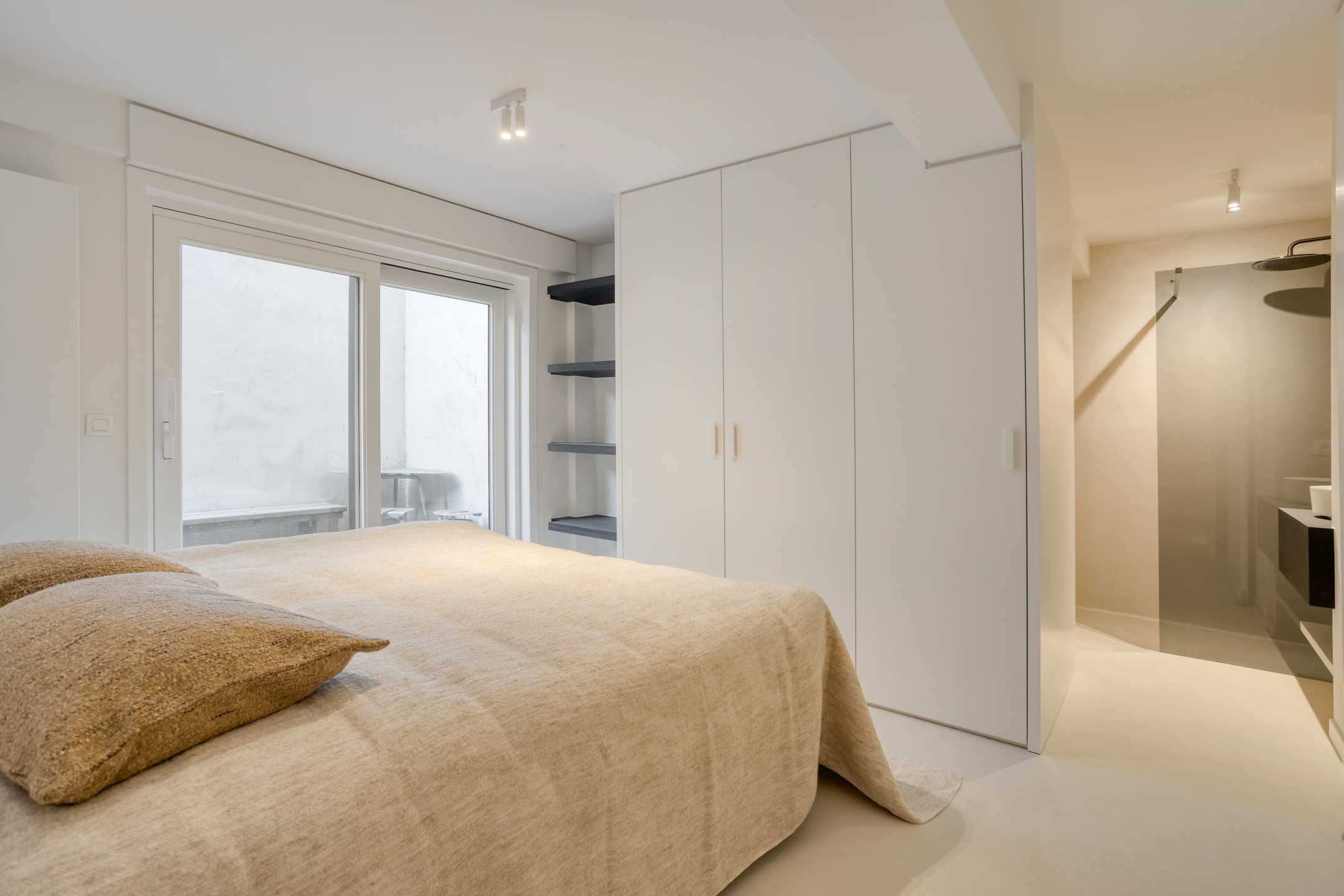 Slaapkamer met ingebouwde kast